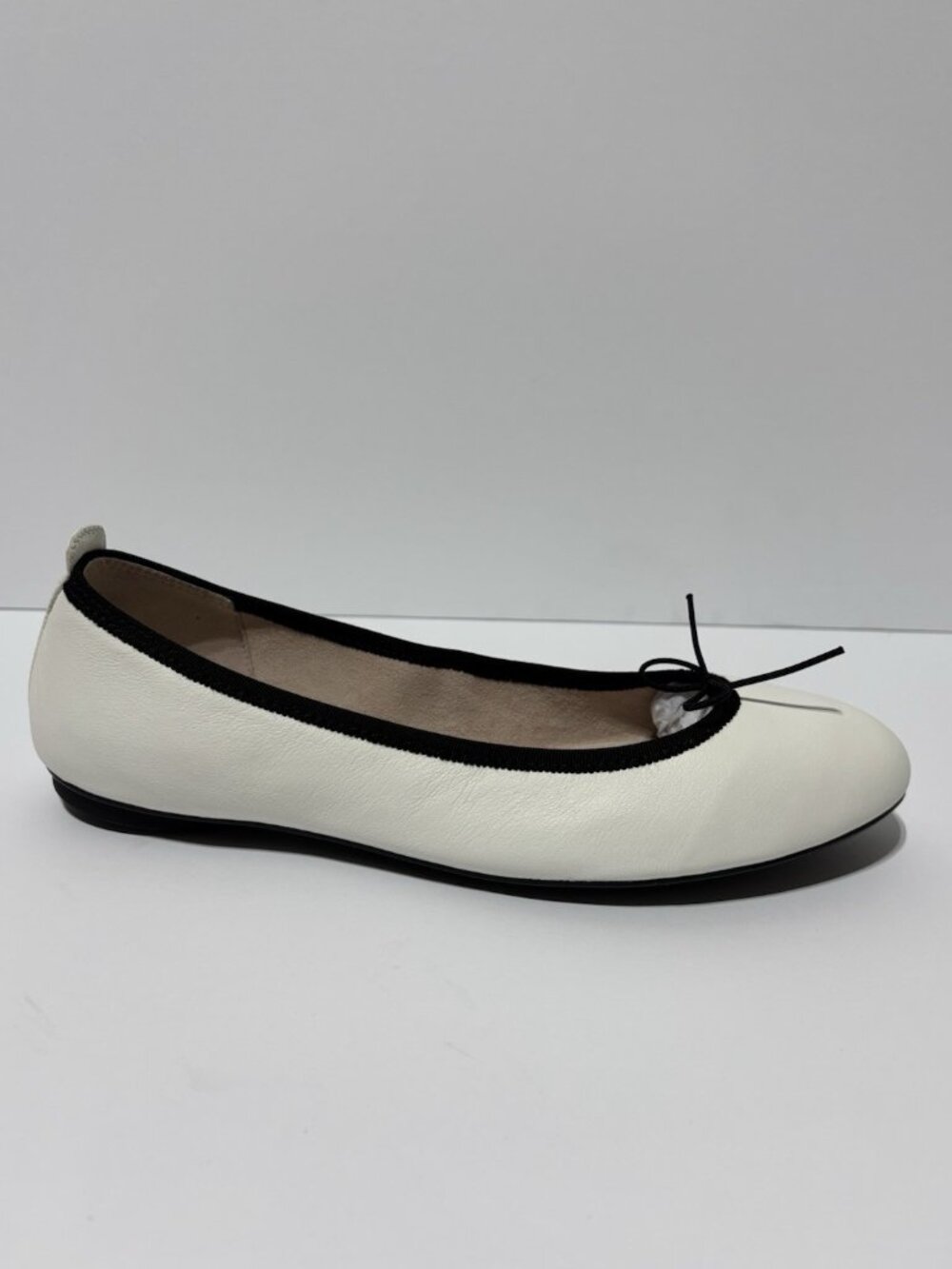 Bloch Women’s Nashira White Ballet Flats, Size US 11 M, EUR 41
